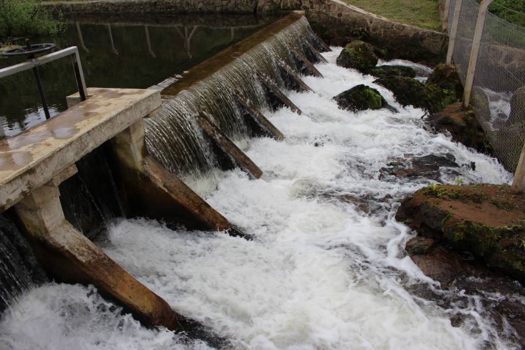 Manafwa, Namisindwa -Looming Disaster as areas nearing national water collecting tanks develop cracks